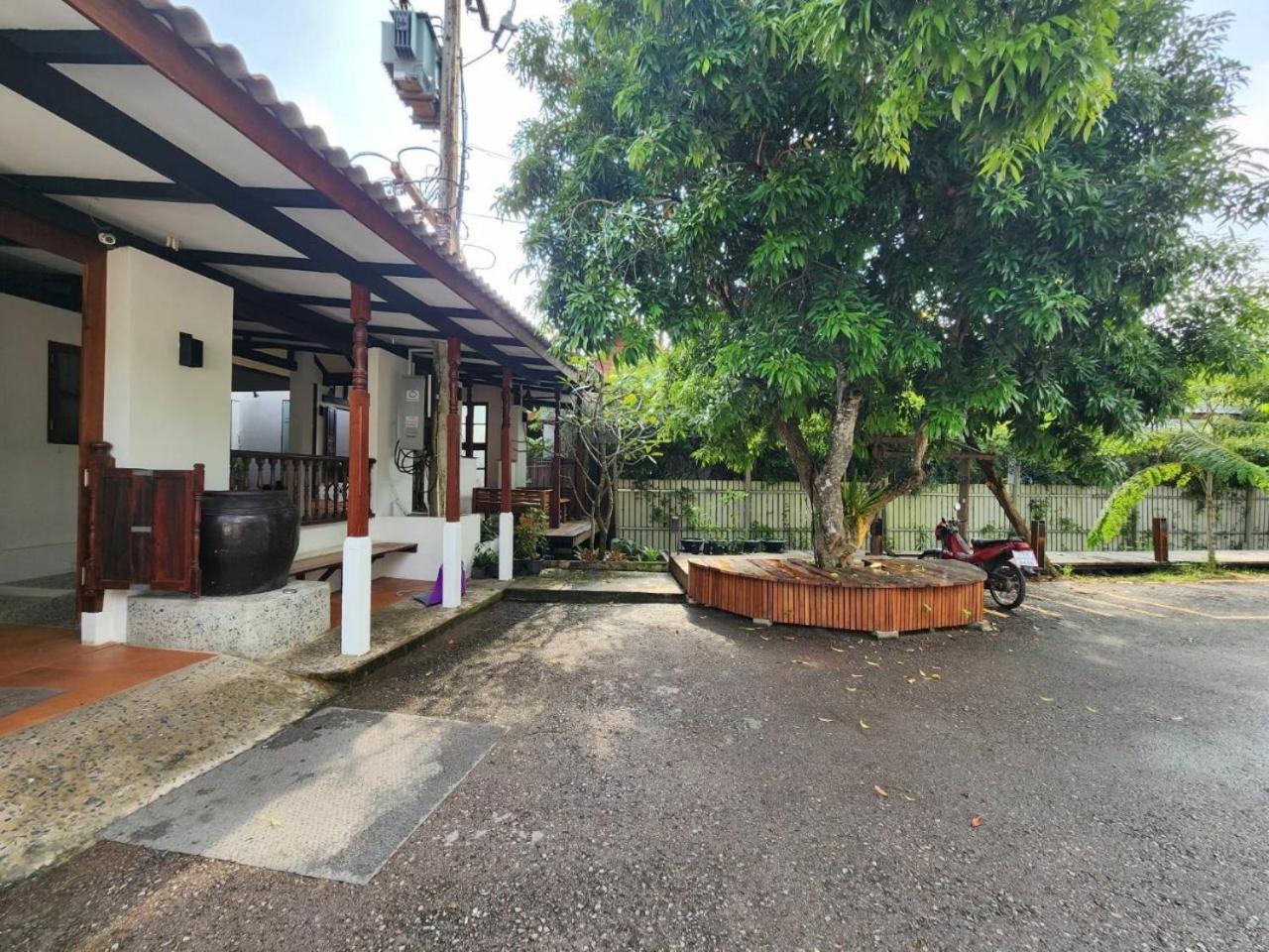 Thanicha Resort Amphawa Samut Songkhram Extérieur photo